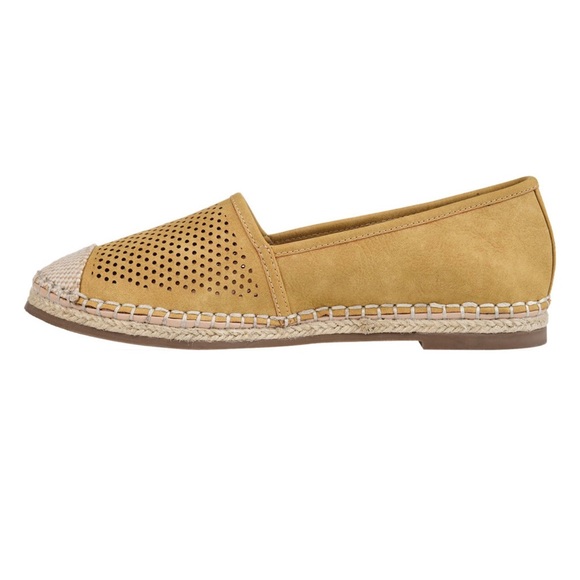 Journee Collection Rosela Perforated Faux Leather Flats - Picture 5 of 7